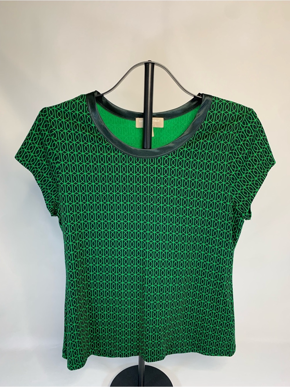 Green Patterned Short-Sleeve Top - Brand Unknown